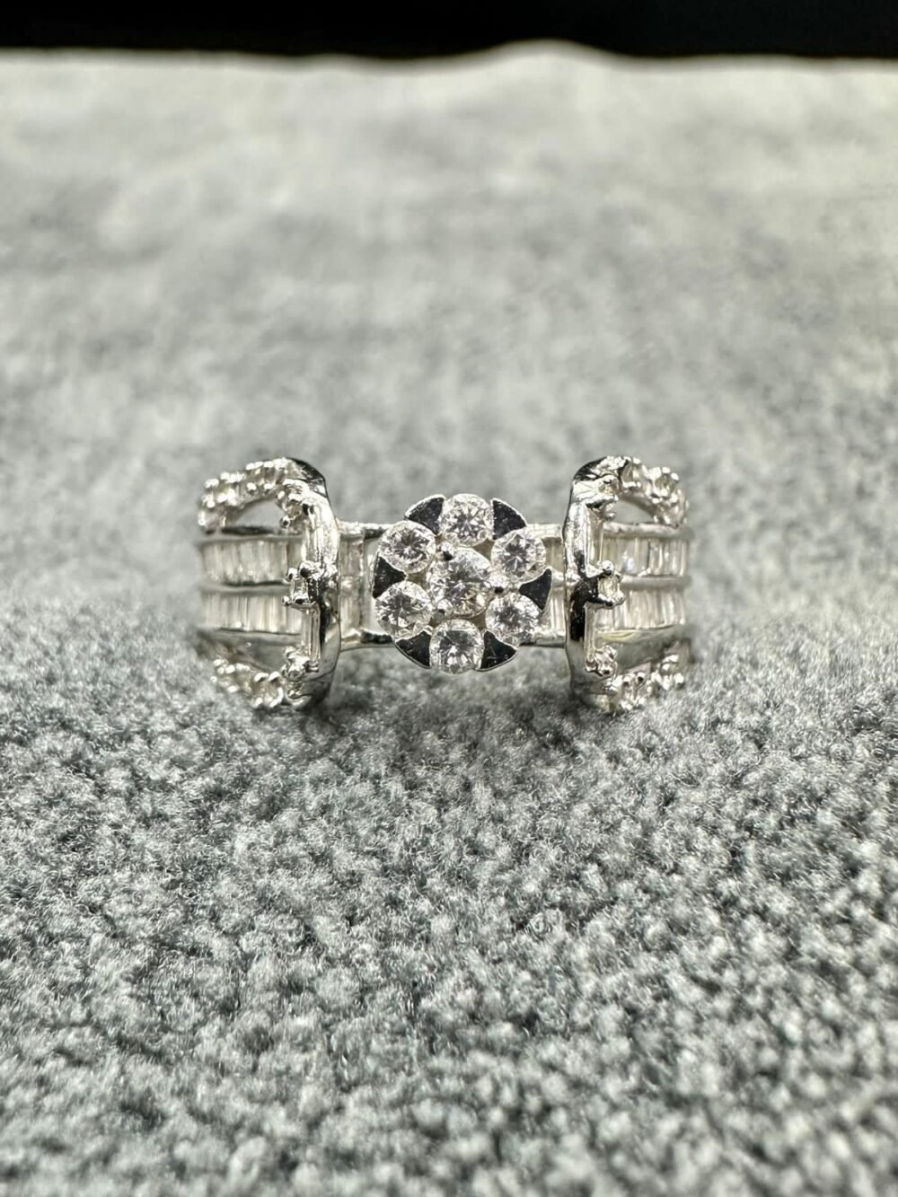 GOLD18k Ring 💍 Dubai Preloved 21x Rounded 0.22ct