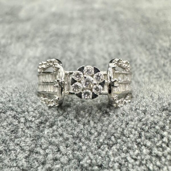 GOLD18k Ring 💍 Dubai Preloved 21x Rounded 0.22ct