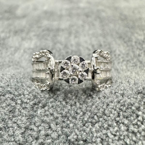 GOLD18k Ring 💍 Dubai Preloved 21x Rounded 0.22ct
