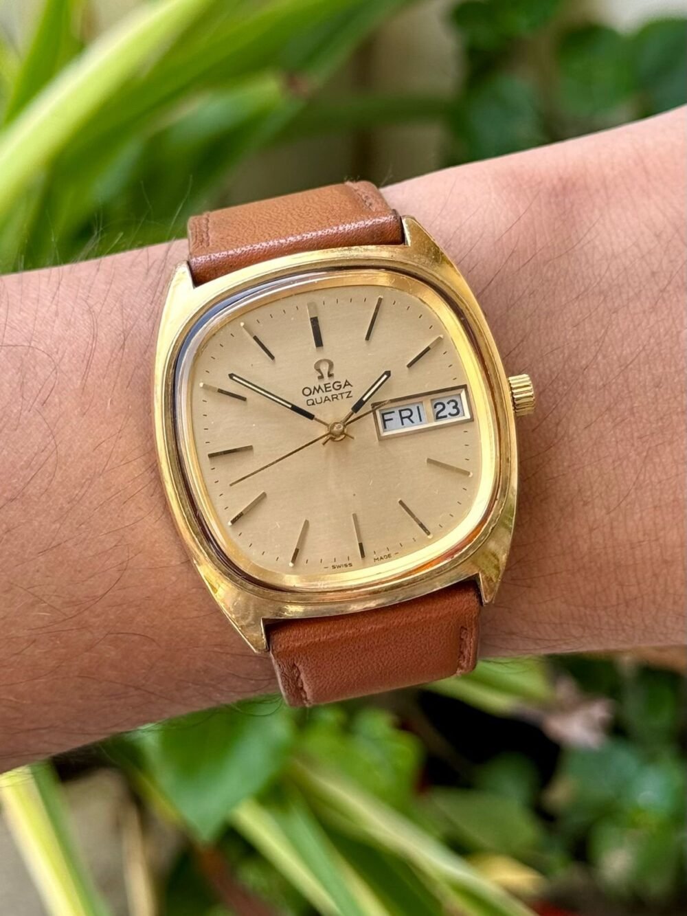 OMEGA Vintage 196.0066 Champagne Day-Date Dial Gold Plated 38mm Quartz Swiss Mens – photo 2