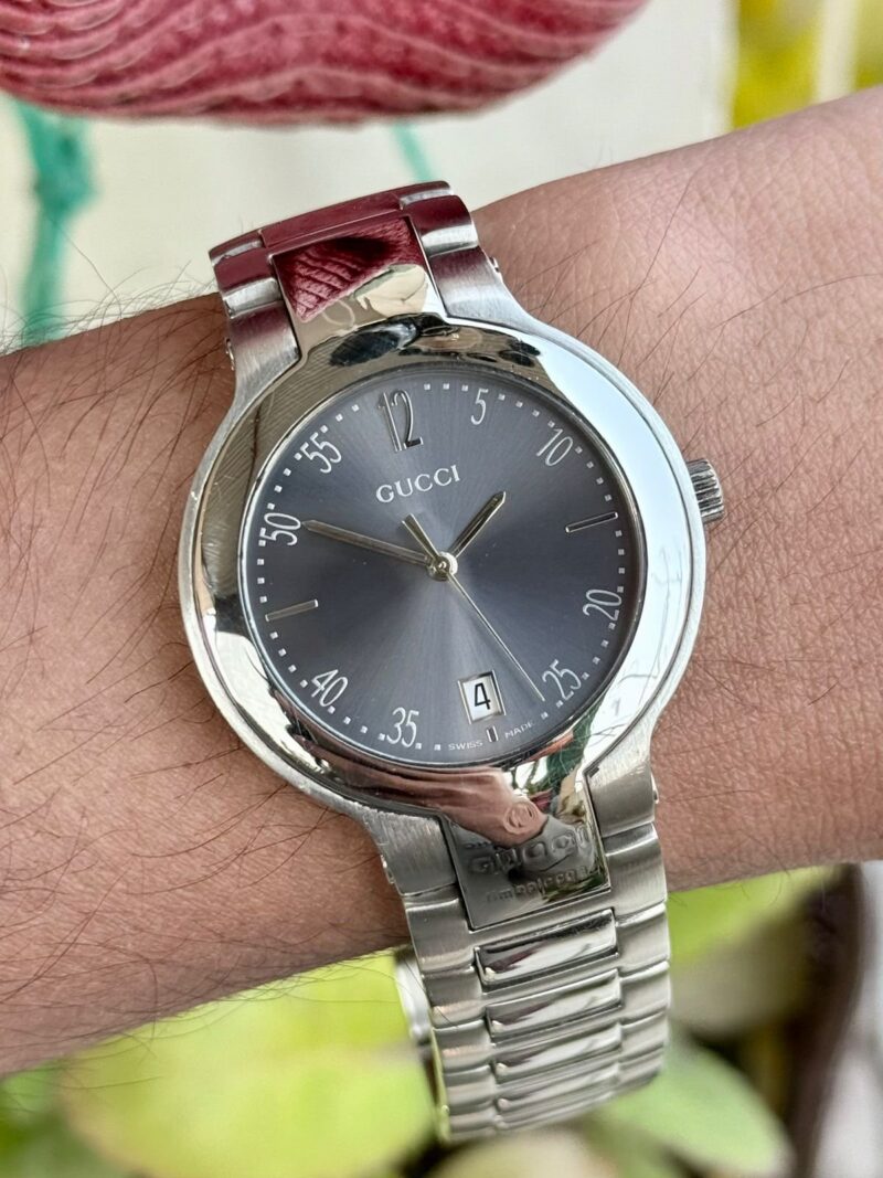 GUCCI 8900 Quartz Swiss Mens