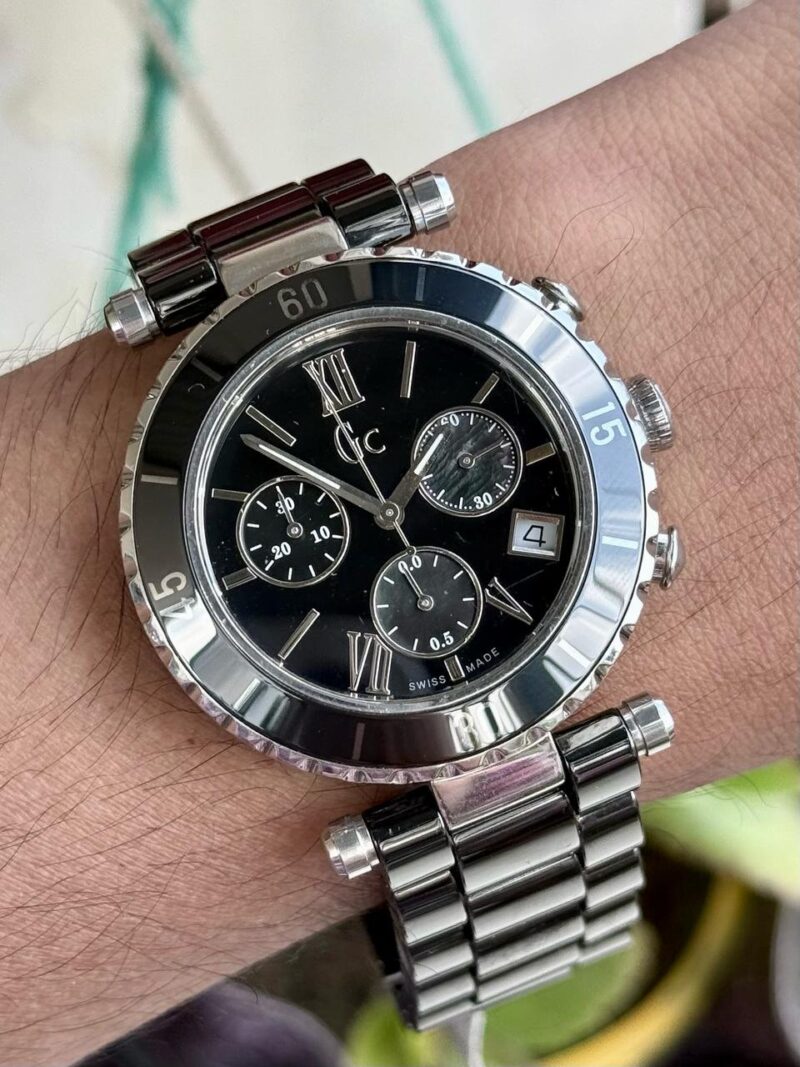 GUESS Ceramic 40031m Swiss Mens Quartz - Image 2