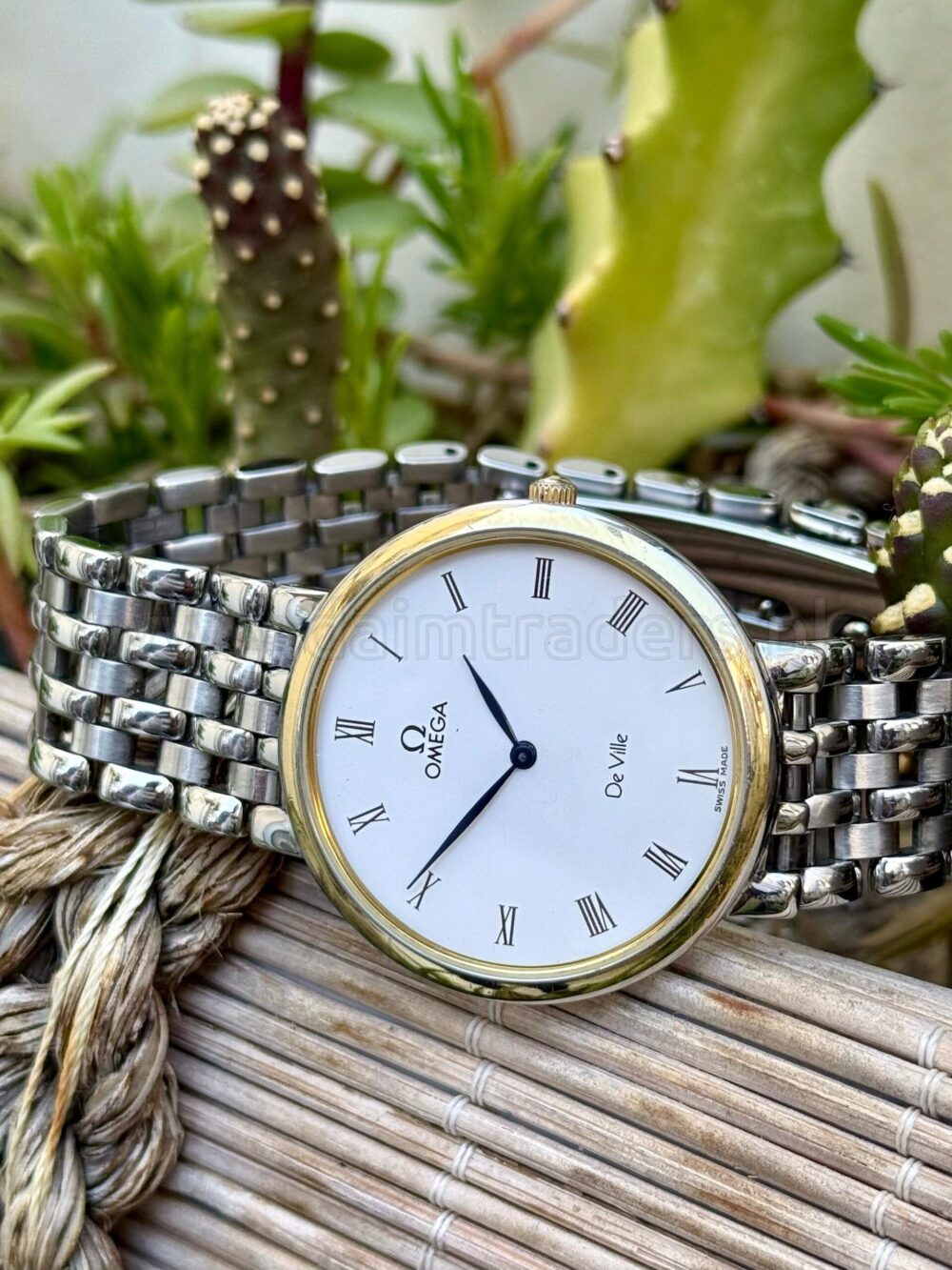 OMEGA De Ville 196.0312 White Roman Dial 18k Gold Bezel 34mm Quartz Swiss Mens – photo 3