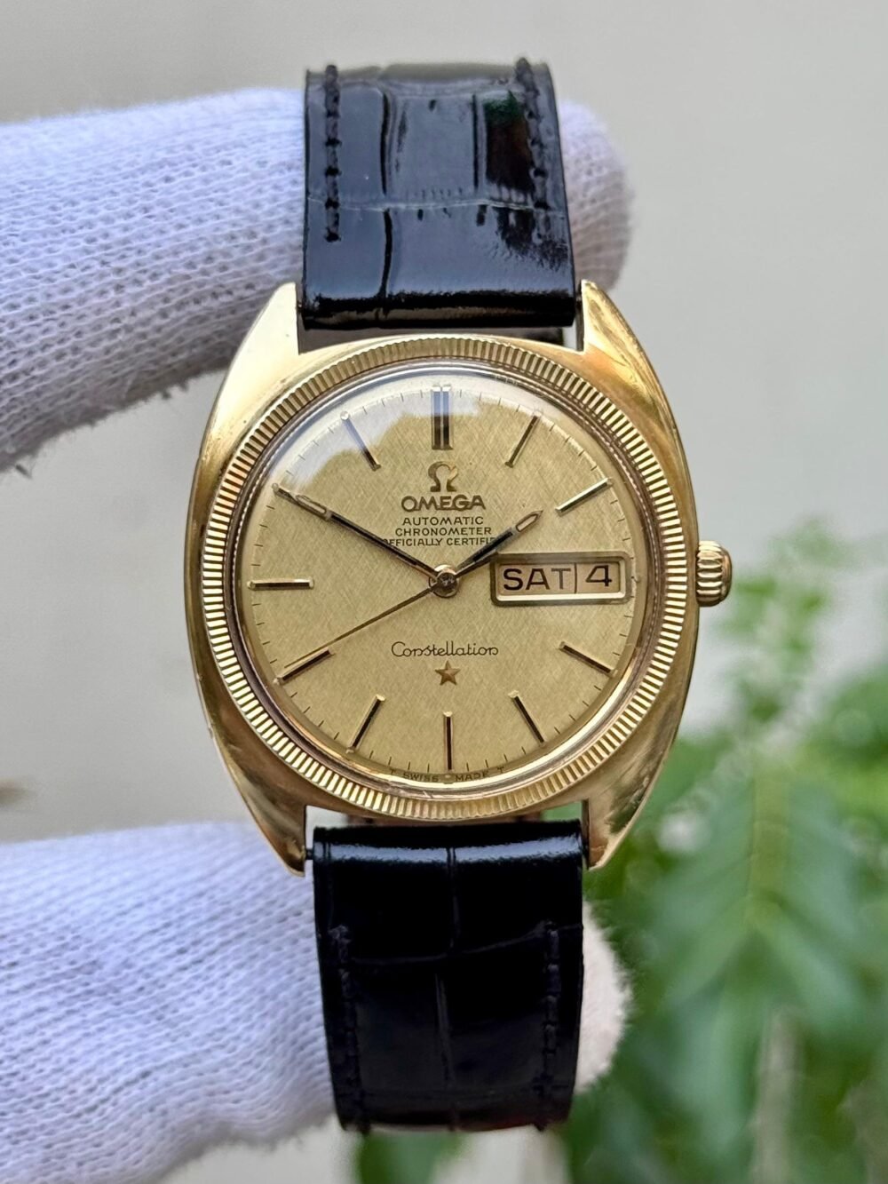 OMEGA Constellation C-Shape 168.019 Day-Date Champagne Dial Gold Automatic Swiss Mens