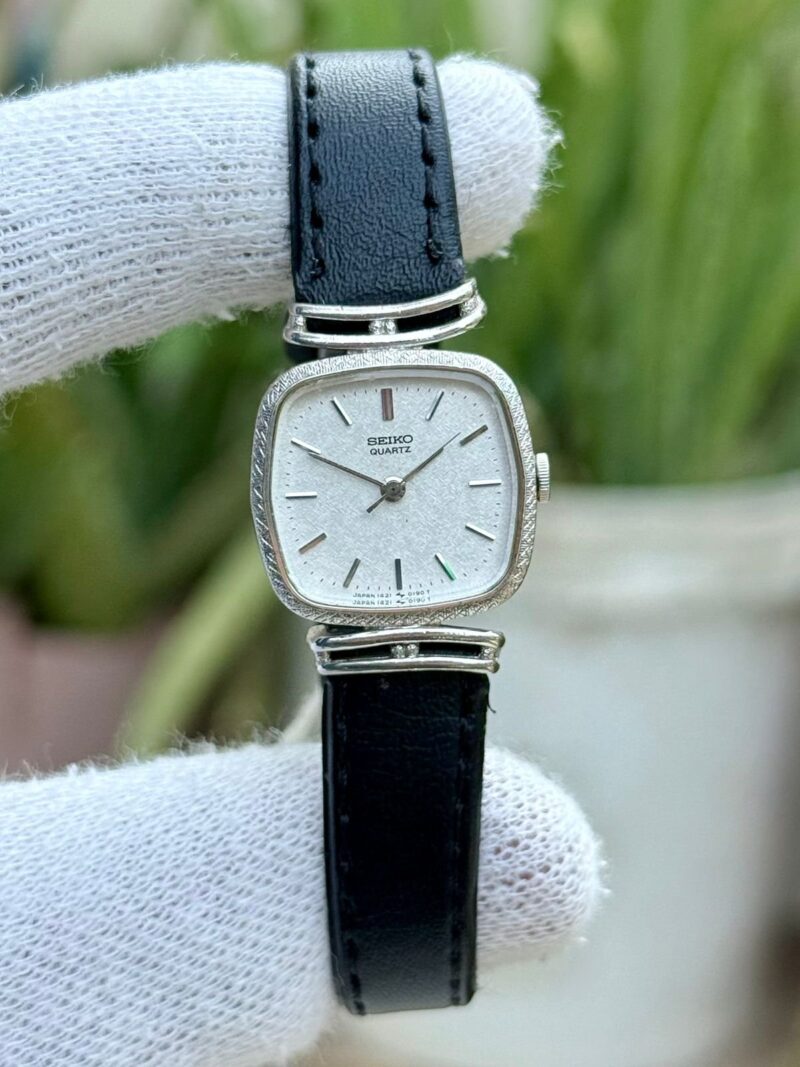 SEIKO Quartz Vintage Japan  Ladies - Image 2