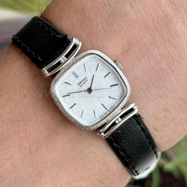 SEIKO Quartz Vintage Japan Ladies