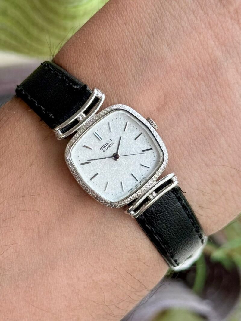 SEIKO Quartz Vintage Japan  Ladies