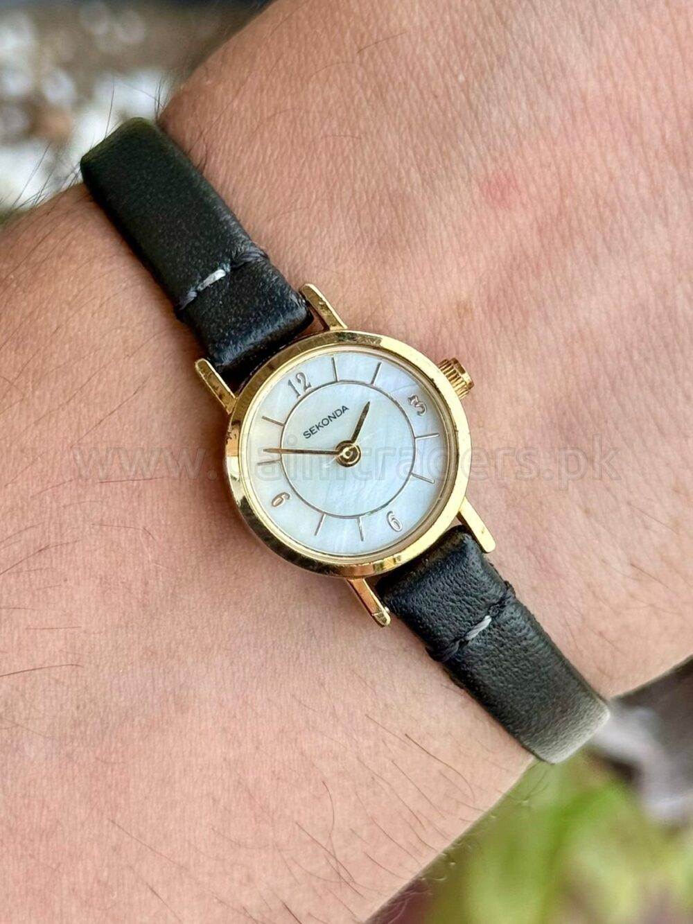 SEKONDA Quartz Japan Laides Gold plated Mop Dial – photo 2