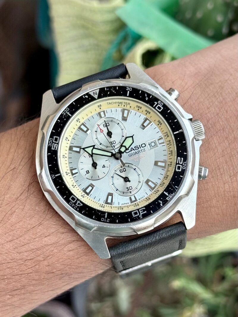 CASIO 100m AMW-330 Quartz Mens Japan - Image 2