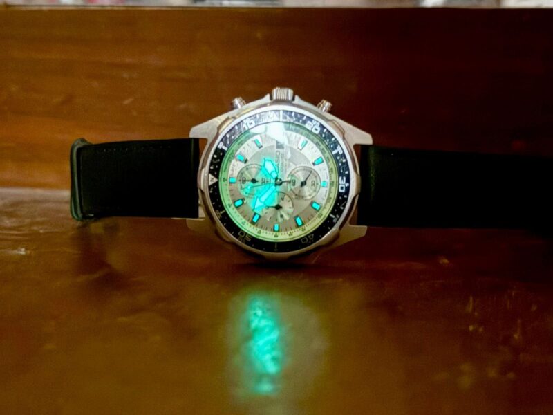 CASIO 100m AMW-330 Quartz Mens Japan - Image 3