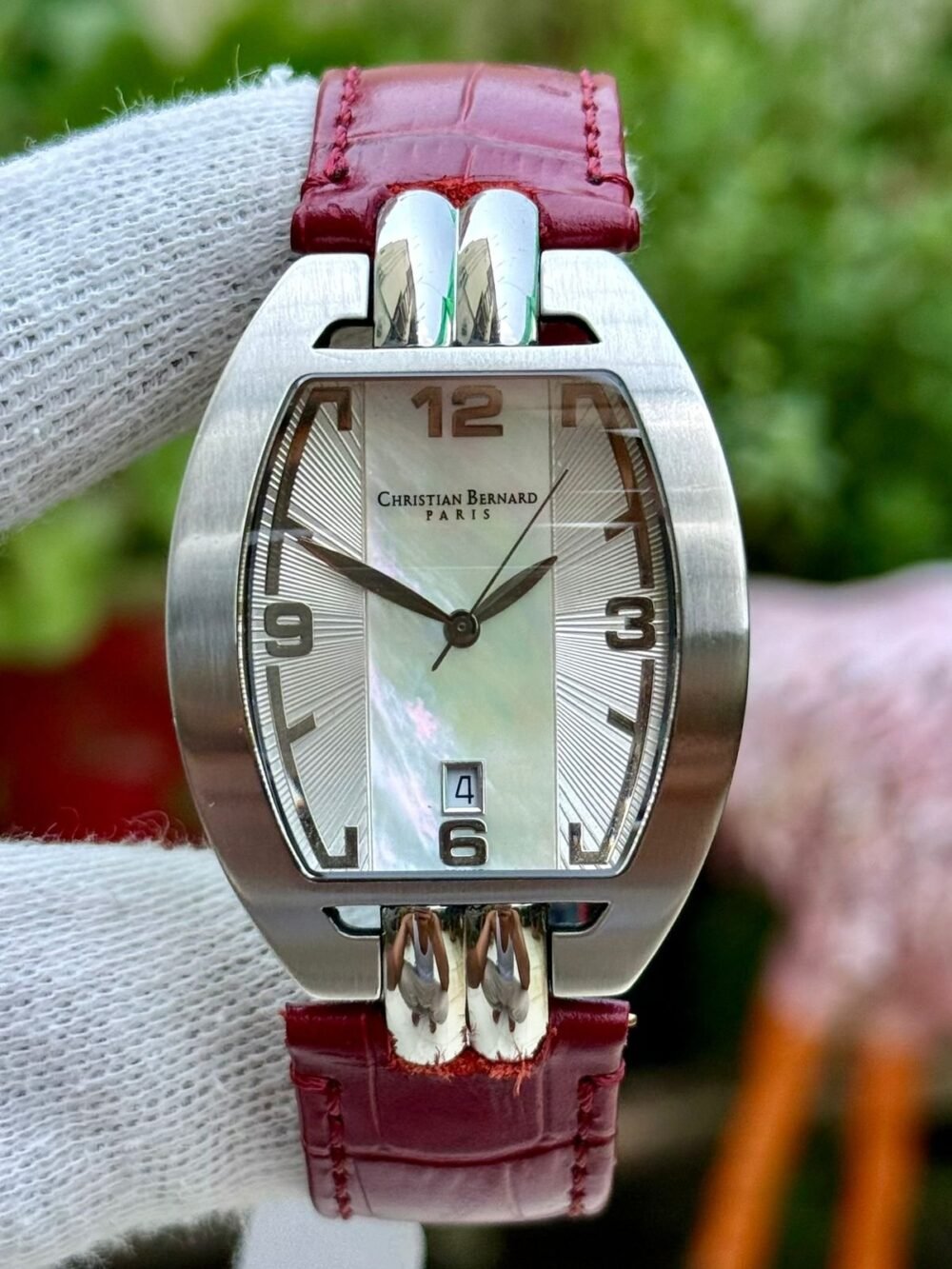 Christian Bernhard Christian Bernard Paris 5690 Mother-of-Pearl Dial Tonneau 34x44mm Quartz France Mens