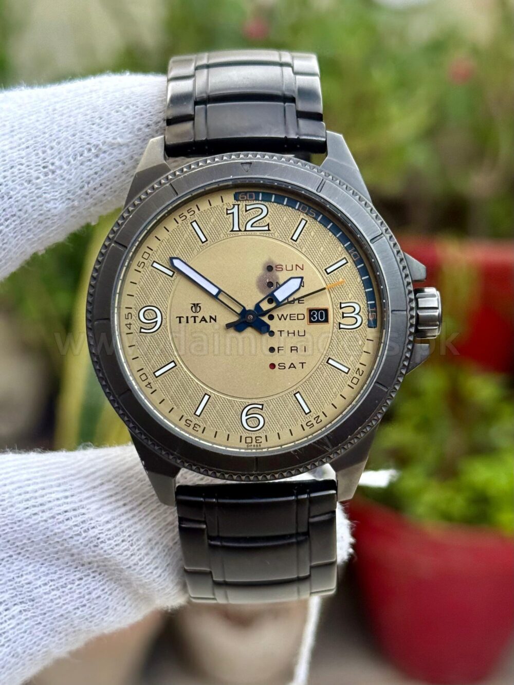 TITAN Black 1701 Beige Dial Day Date 42mm Quartz India Mens