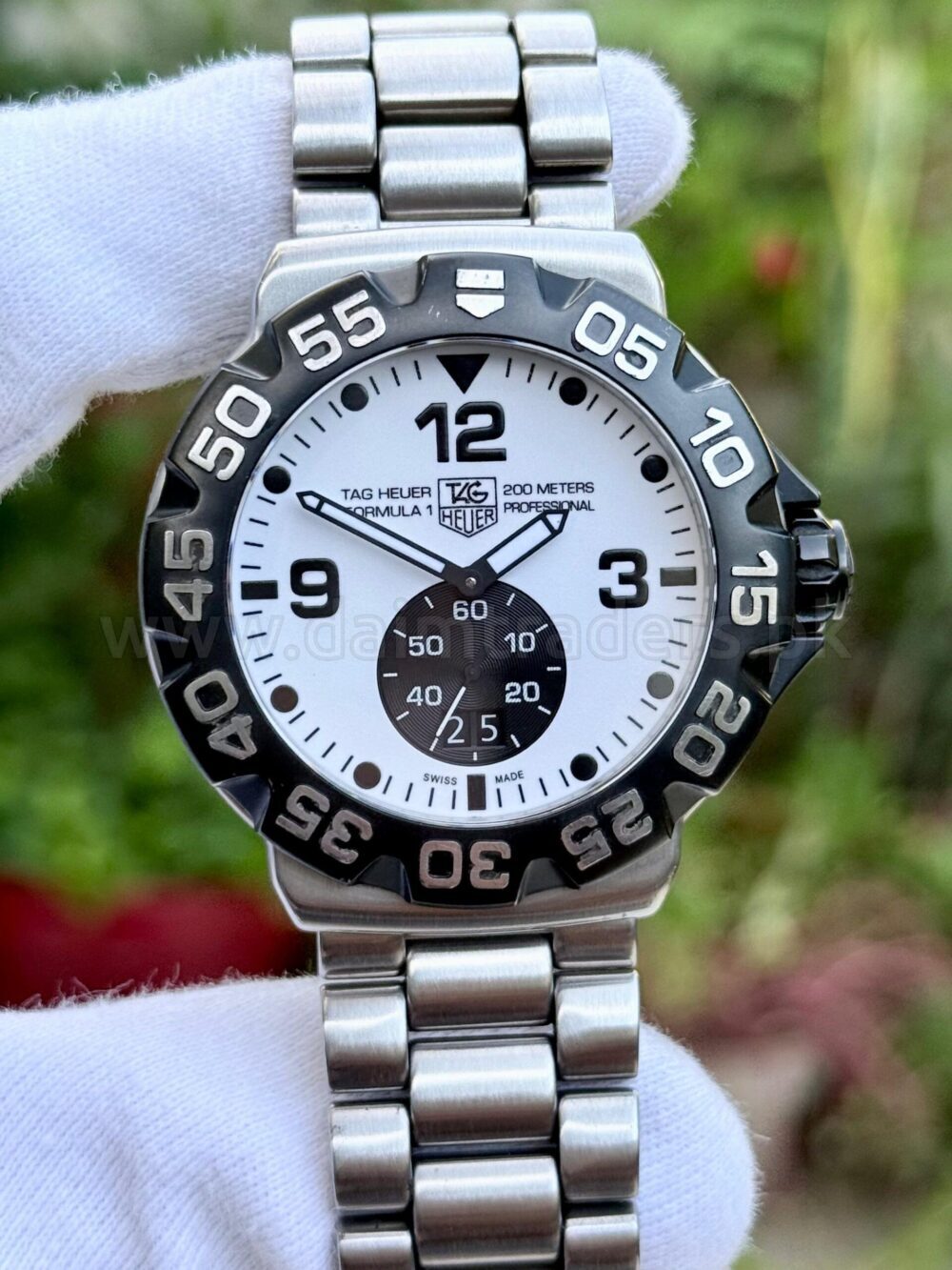 TAG Heuer Formula 1 Grande Date WAH1011 White Dial 44mm Quartz Swiss Mens
