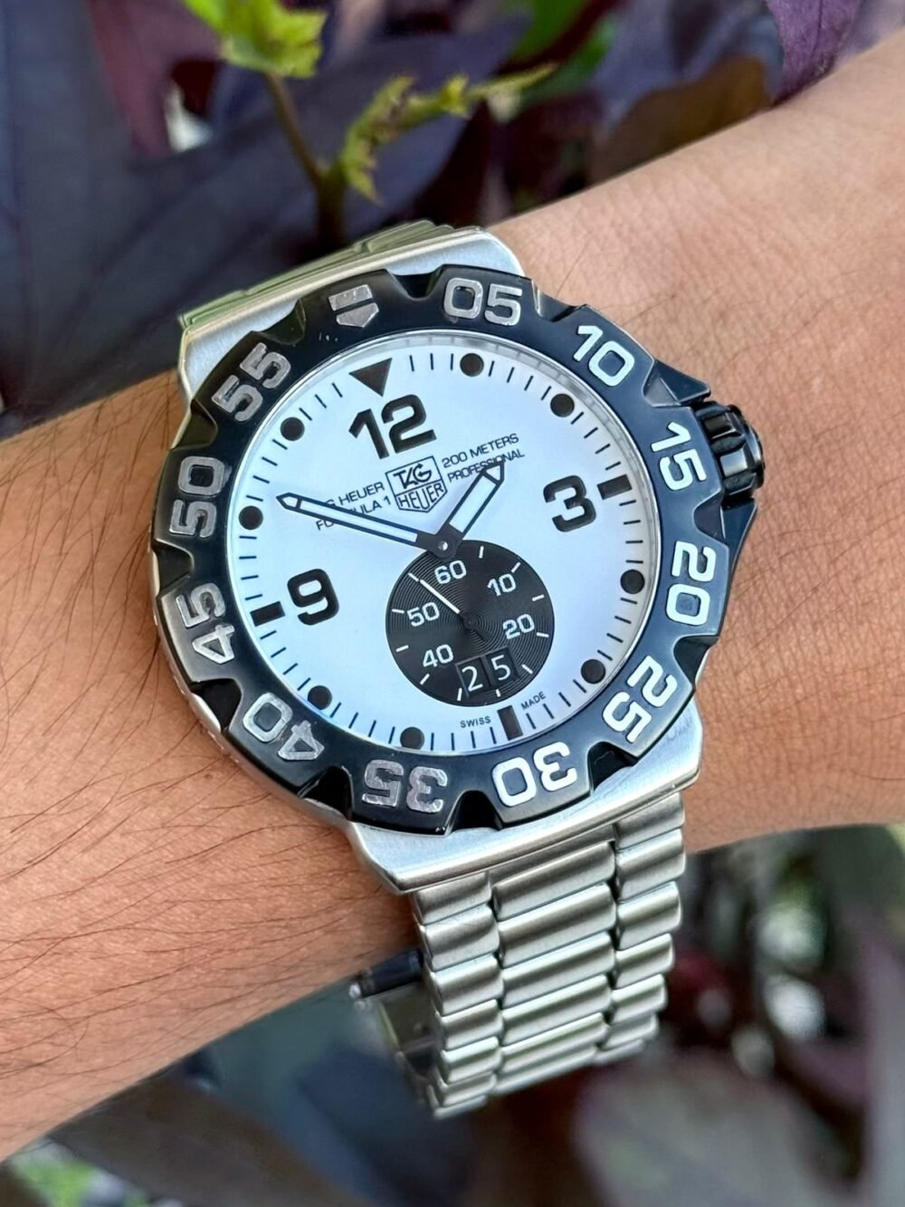 TAG Heuer Formula 1 Grande Date WAH1011 White Dial 44mm Quartz Swiss Mens – photo 2