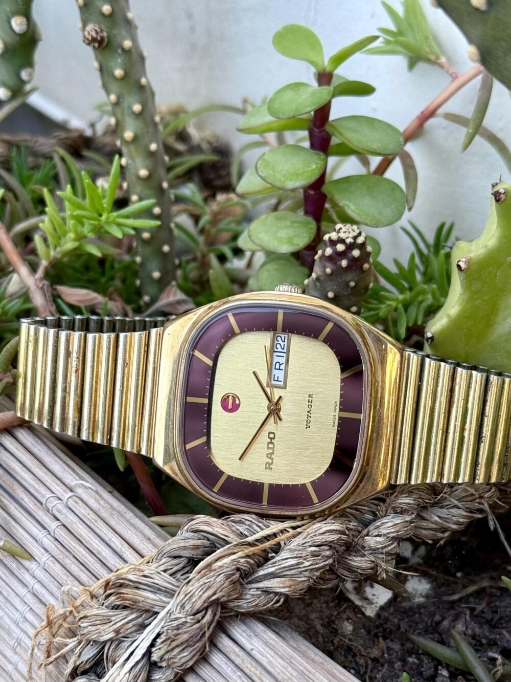 RADO Voyager 838 Champagne Burgundy Dial Day-Date Gold Plated 38mm Automatic Swiss Mens – photo 2