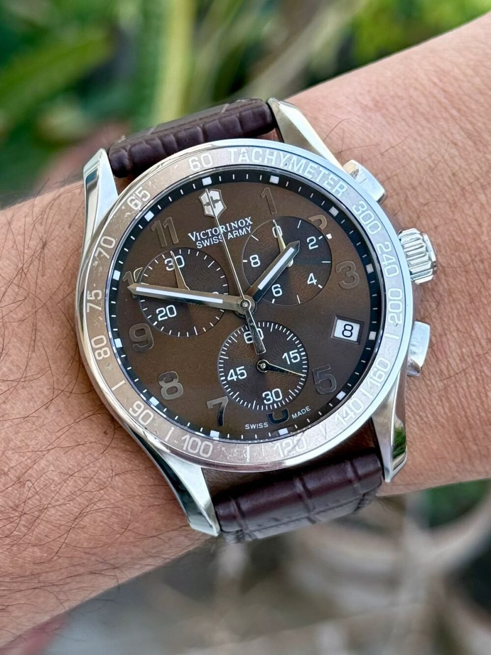 Victorinox Classic Chronograph 241928 Brown Dial Quartz Swiss Mens – photo 2