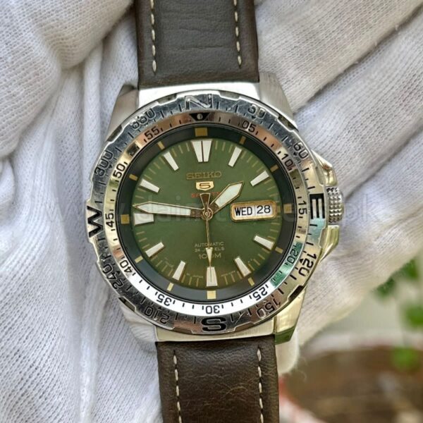 SEIKO 5 Sports Japan Mens Ref: SRP537 | 44mm