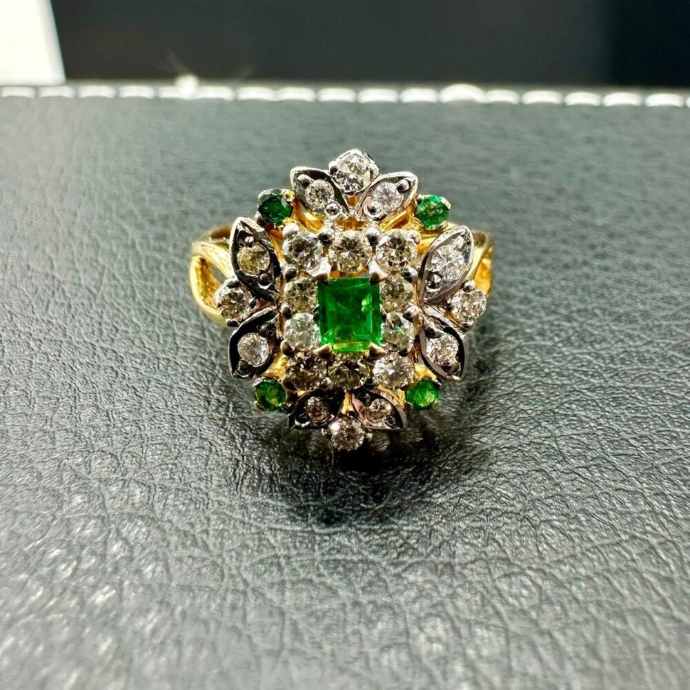 Gold21k Emerald Diamond Ring