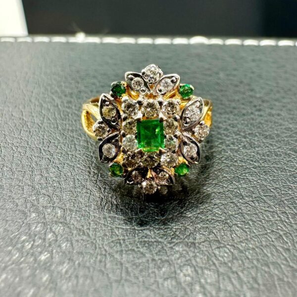 Gold21k Emerald Diamond Ring
