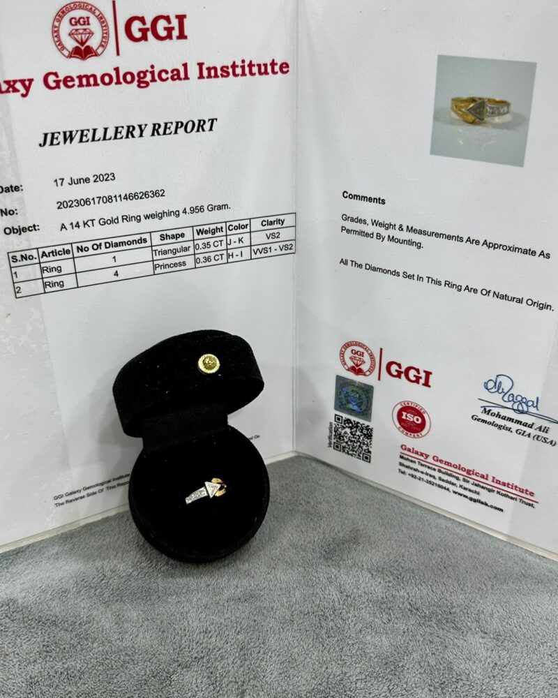 GOLD14k Ring 💍 Dubai Preloved  1x Triangular 0.35 - Image 3
