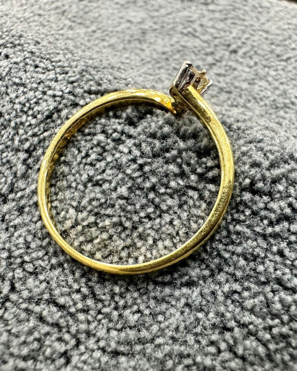 GOLD18k Ring 💍 Dubai Preloved 3x Diamond 💎 – photo 4