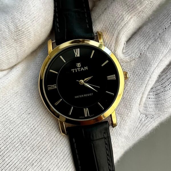 TITAN Dress watch Quartz