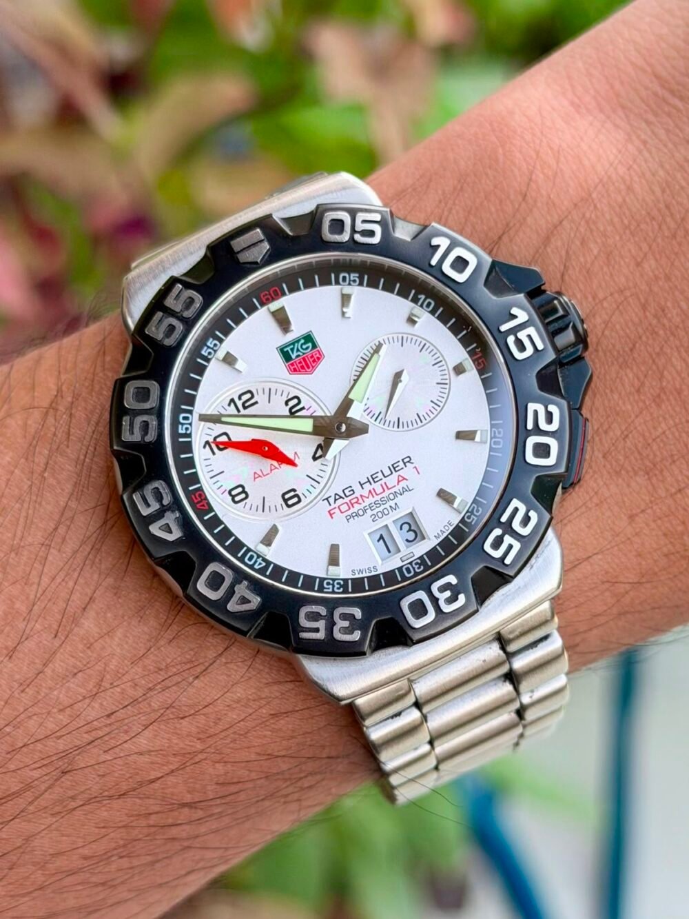 TAG Heuer Formula 1 Alarm WAH111B White Dial 41mm Quartz Swiss Mens – photo 2