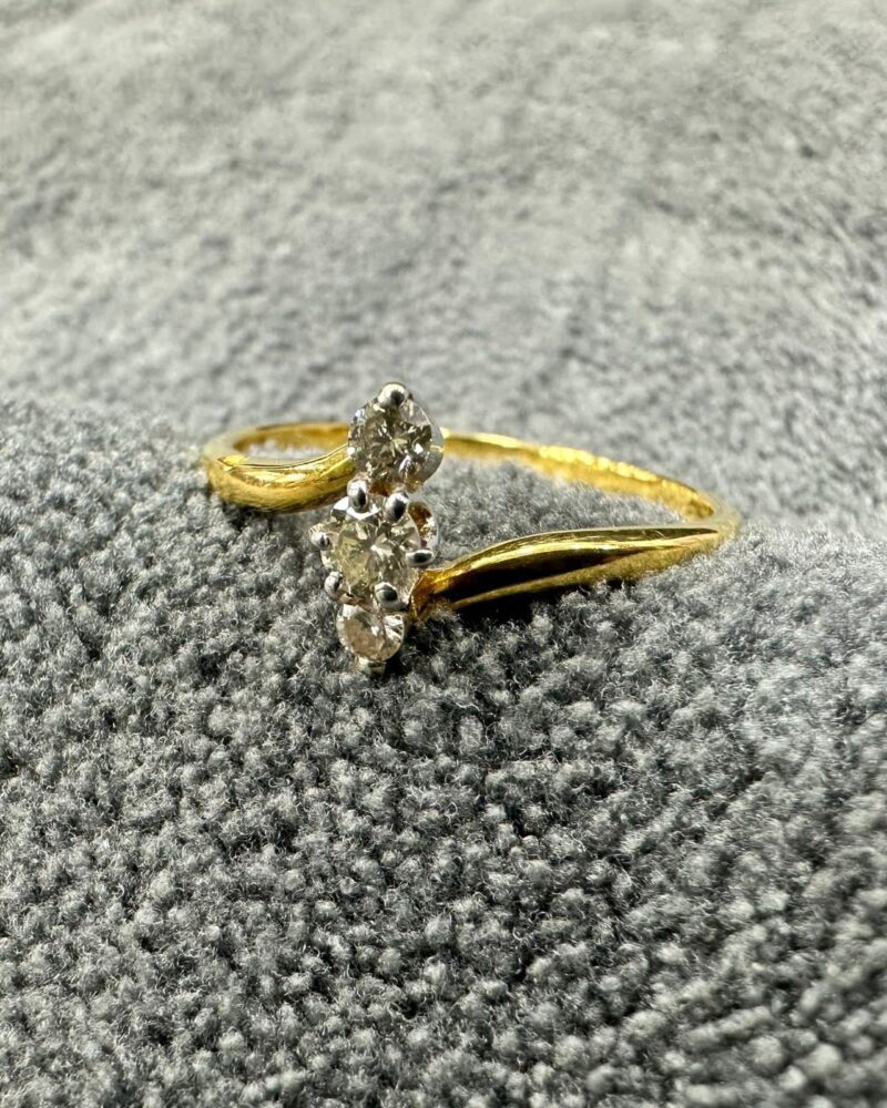 GOLD18k Ring 💍 Dubai Preloved 3x Diamond 💎 - Image 3