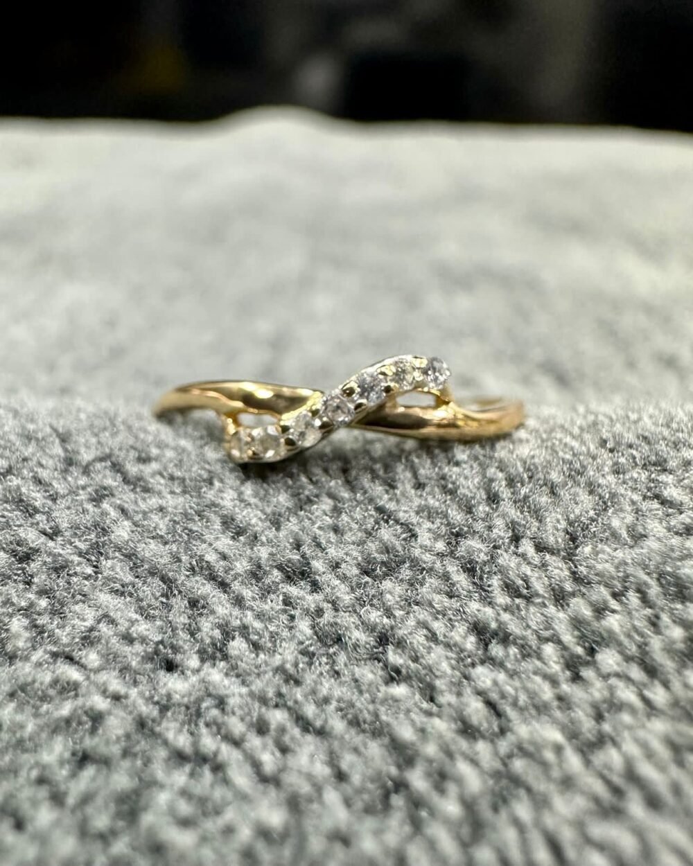 GOLD18k Ring 💍 Dubai Preloved 5x Diamond 💎