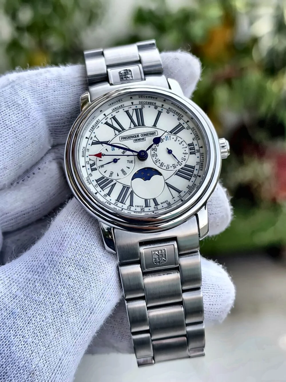 Frederique Constant Classics Business Timer Moonphase FC-270M4P6B White Roman Dial 40mm Quartz Swiss Mens