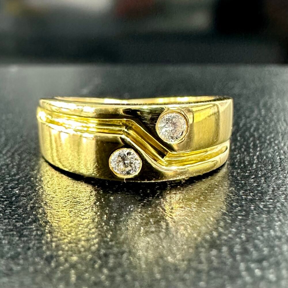 Gold18k Ring with 2 Diamond