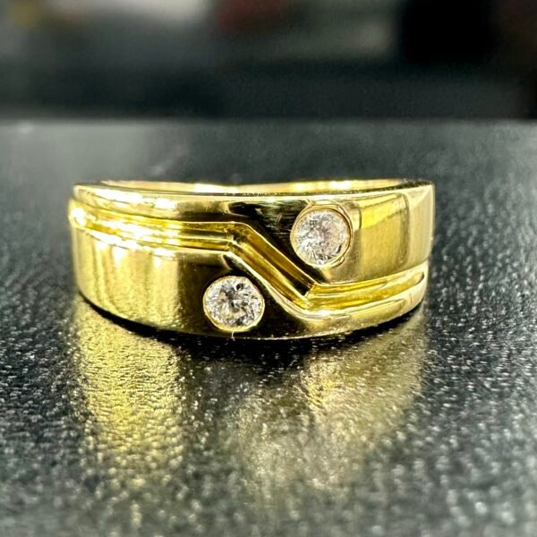 Gold18k Ring with 2 Diamond
