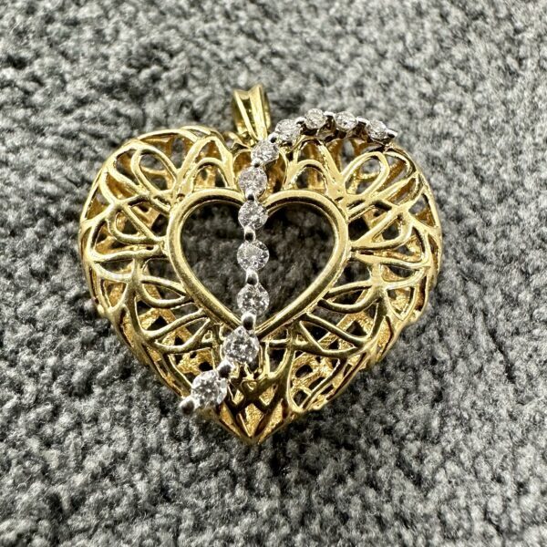 Gold 18k Pendant with Diamonds