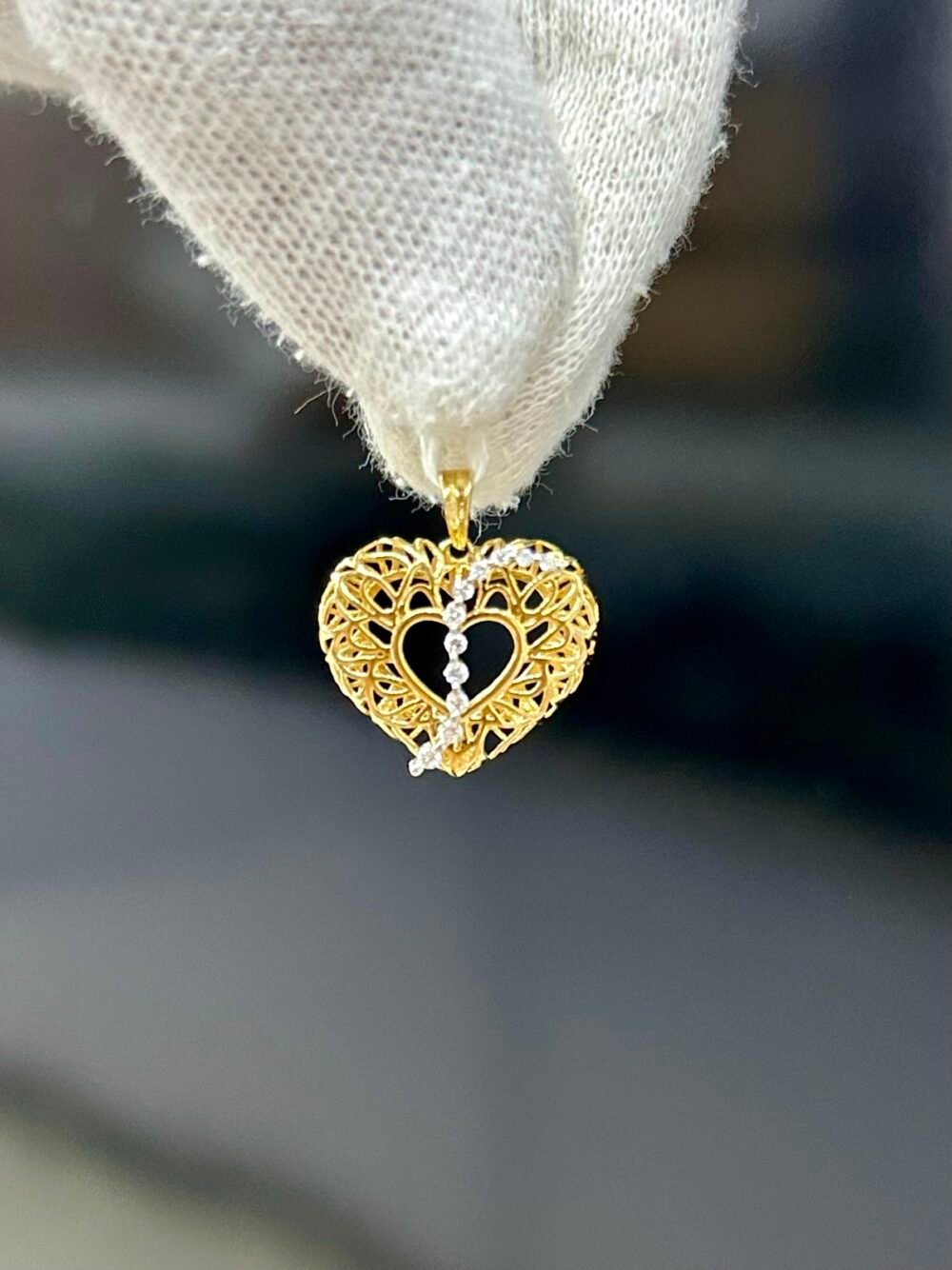Gold 18k Pendant with Diamonds – photo 3