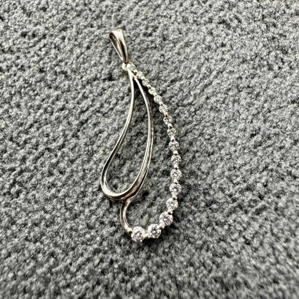 Gold 18k Leaf shape Pendant