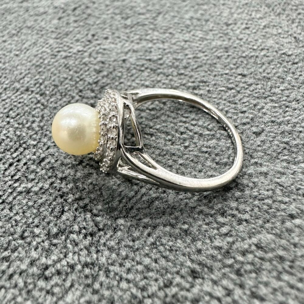 Gold 18k Ring with Pearl Diamonds – photo 2