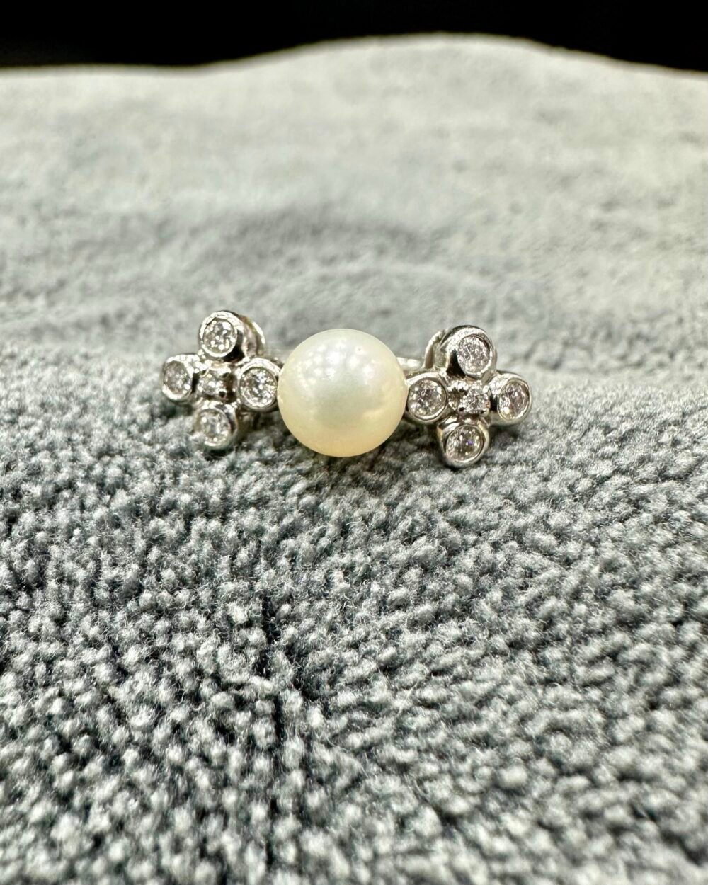 Gold18k Pearl and Diamond Ring