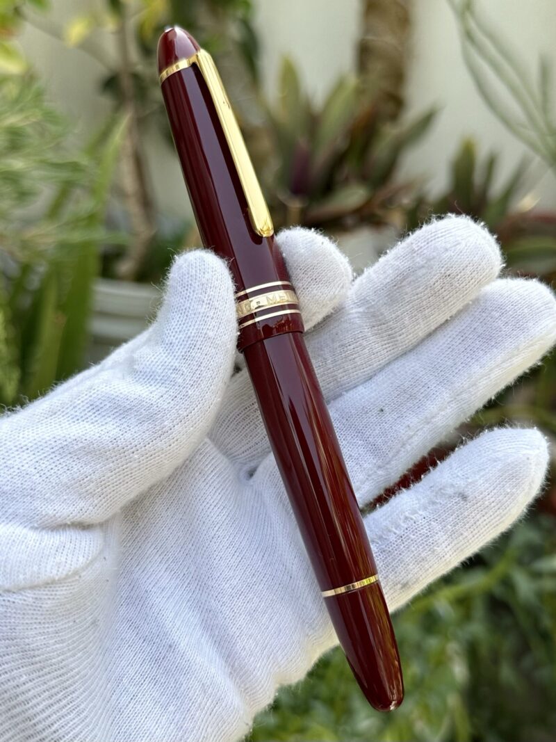 MONTBLANC 146 Rare Burgundy Fountain Pen Germany