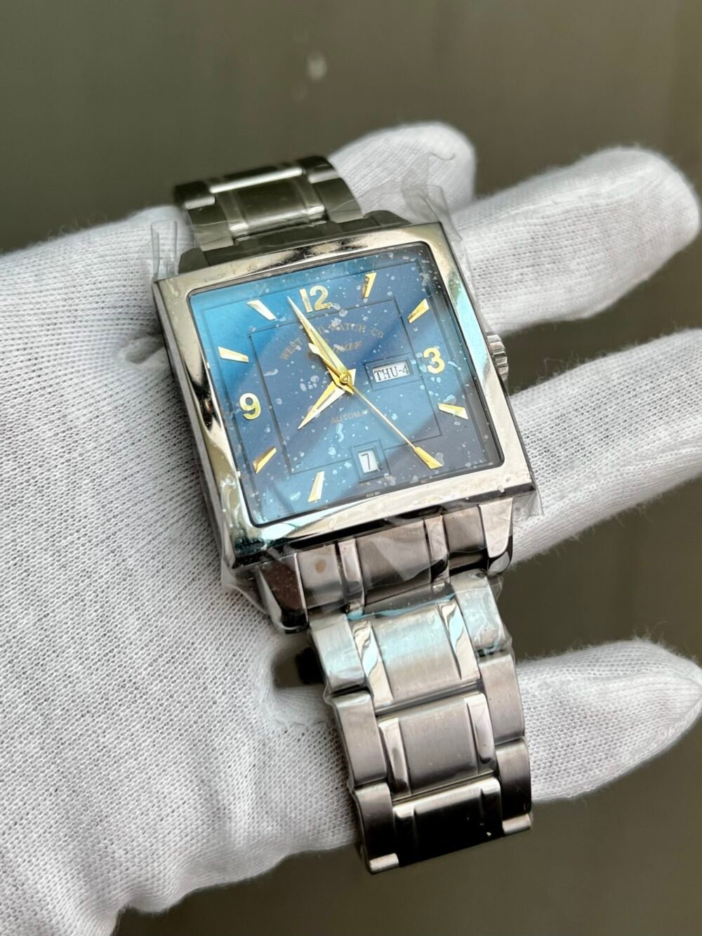 West End Watch Co Trafalgar Square – photo 2