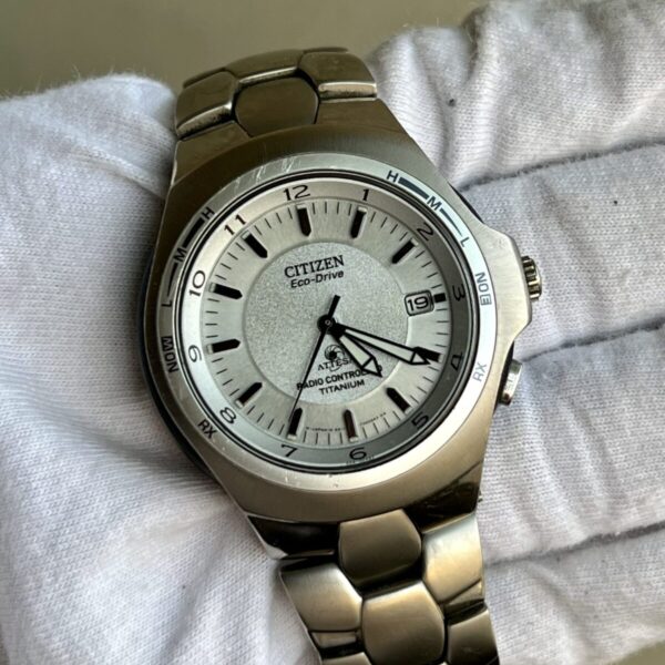 CITIZEN ECO DRIVE RADIO CONTROLLED