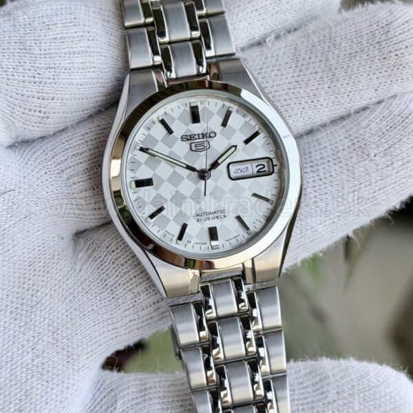 SEIKO 5 SNKG09 Silver Checkered Dial Day-Date Steel Automatic Japan Mens